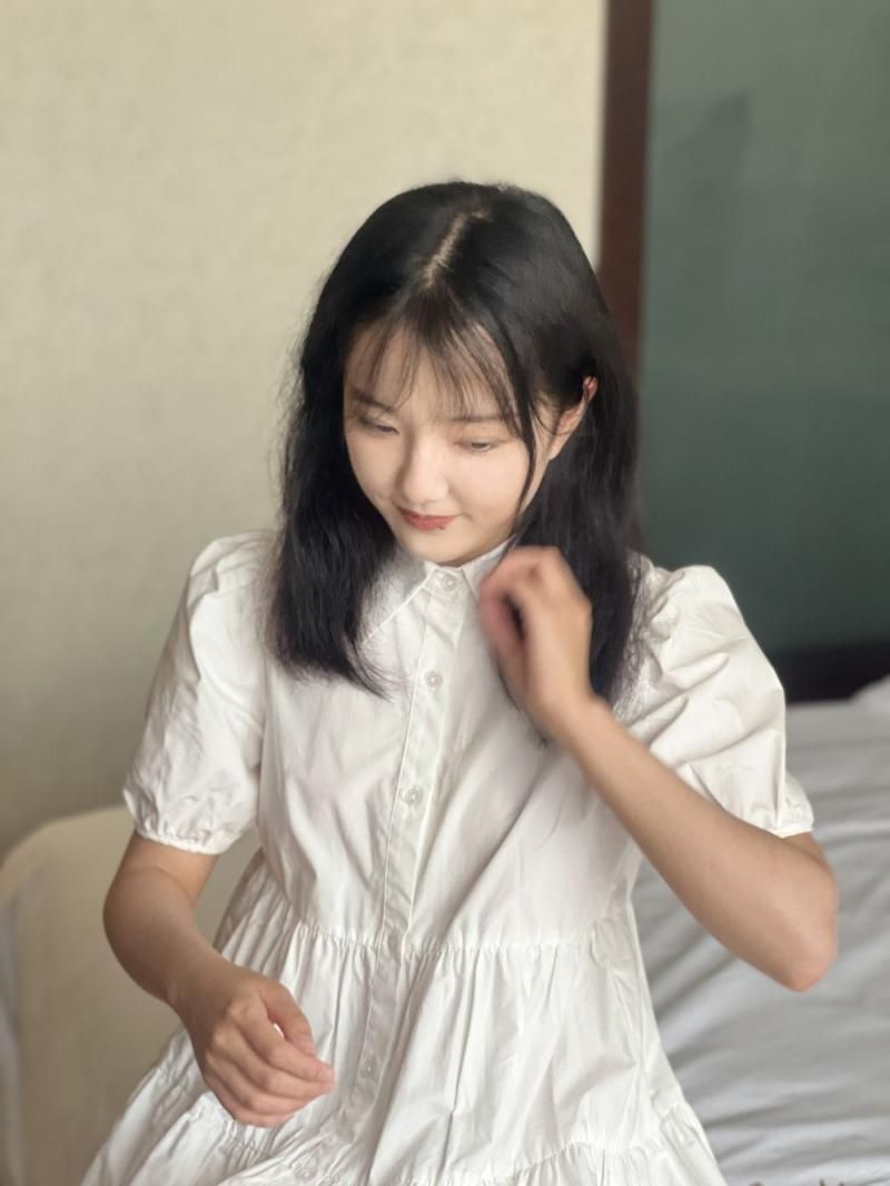 及其清纯的良家学妹 And his pure and good schoolg