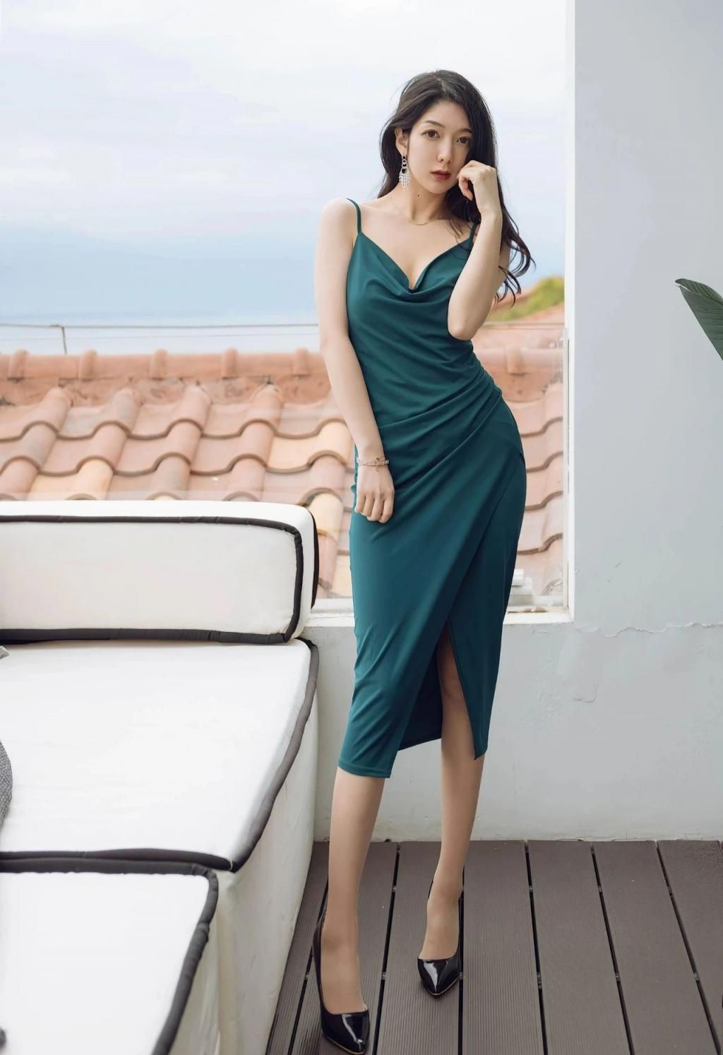 前凸后翘身材诱人［30P］ Attractive figure with bu