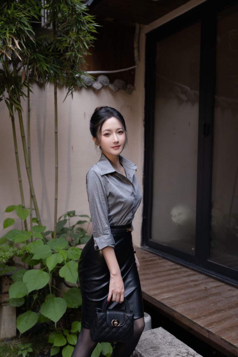 顶级黑丝OL的魅力 The charm of top black silk O