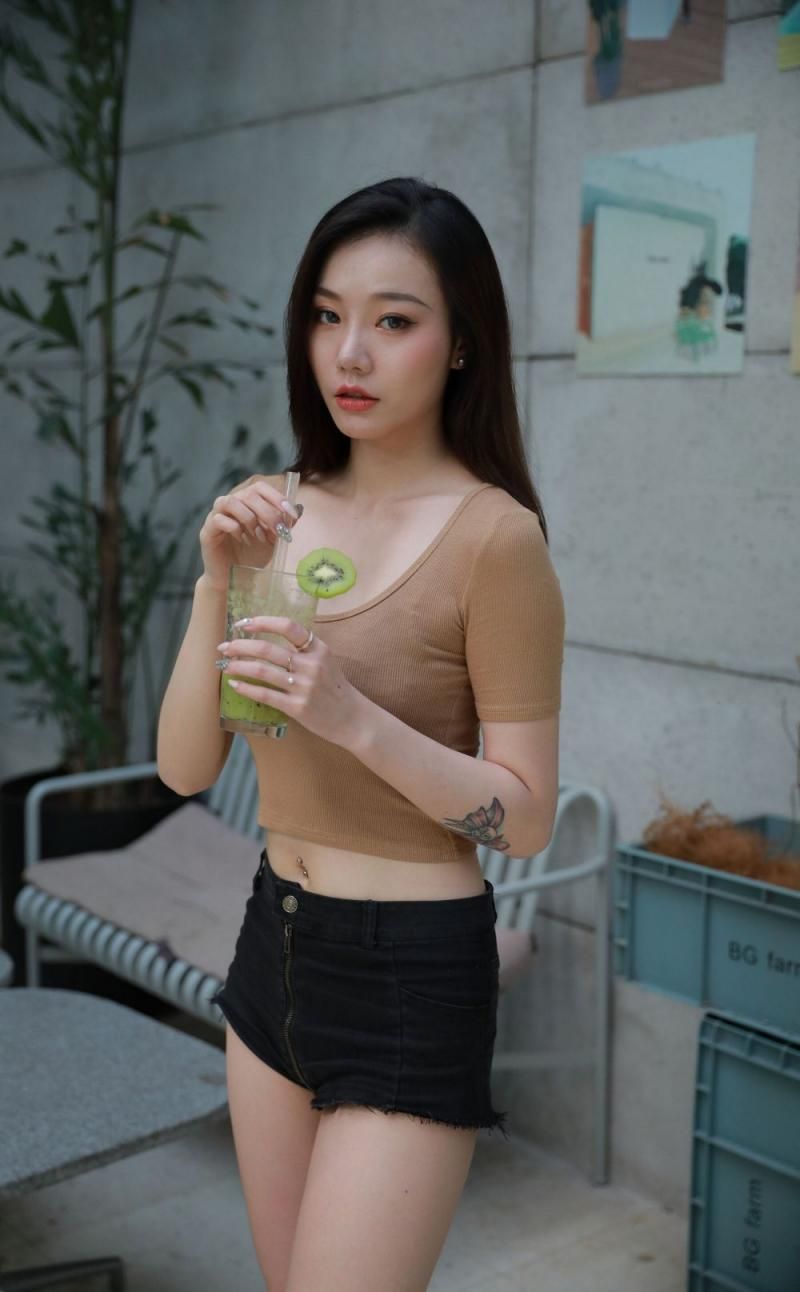 气质轻熟女感觉太棒了 Milf with a light temperamen