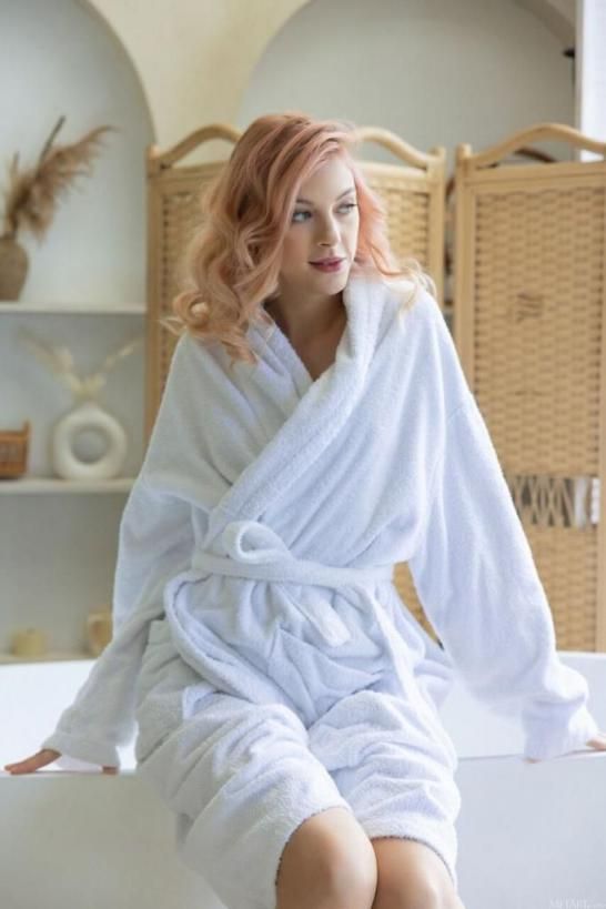 纳蒂埃文斯慢慢露出火辣身材 Nattie Evans slowly revea