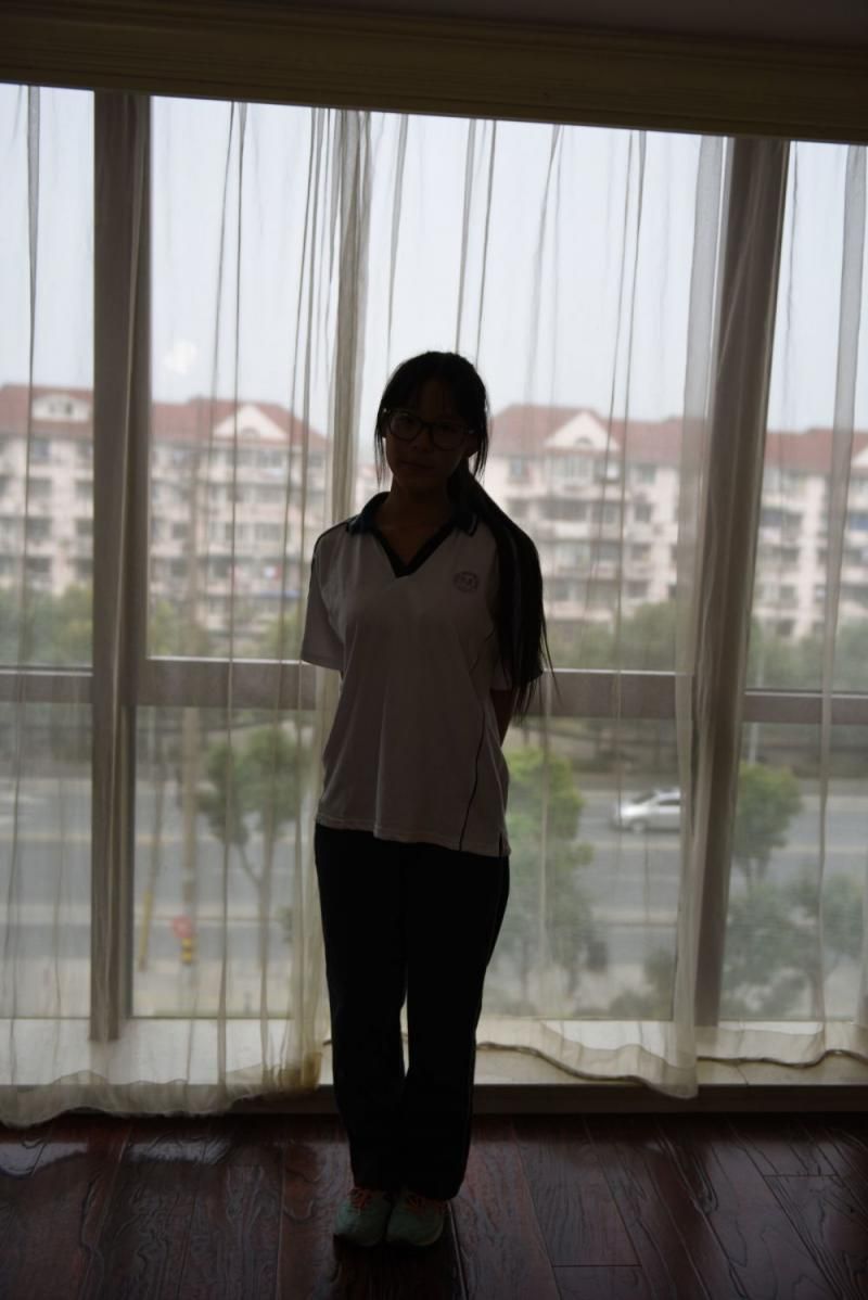 校服眼镜土妹子 Local girl in school uniform an