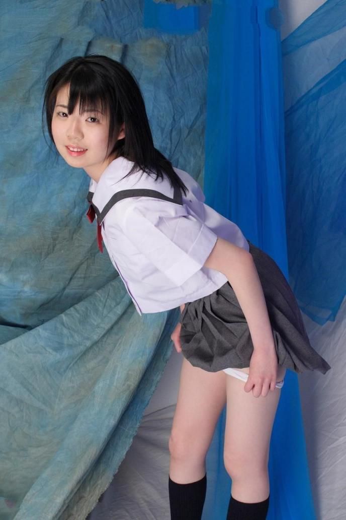 藏馆里的少女 girl in library