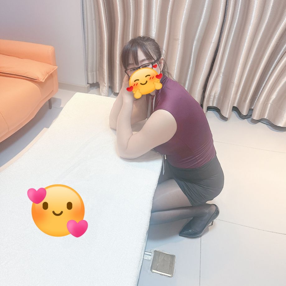 欲求不满的人妻被训练成小母狗 The dissatisfied wife is