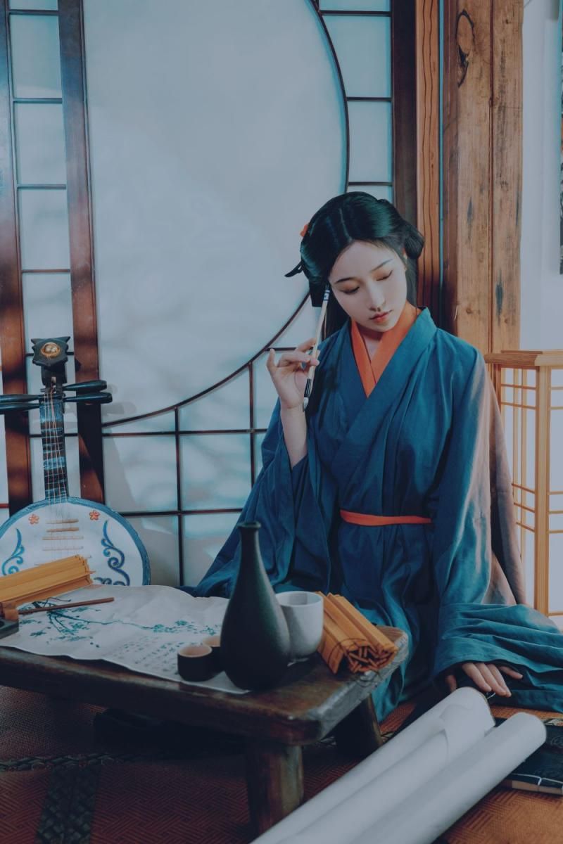 朴素的古装美女 Simple beauty in ancient costum