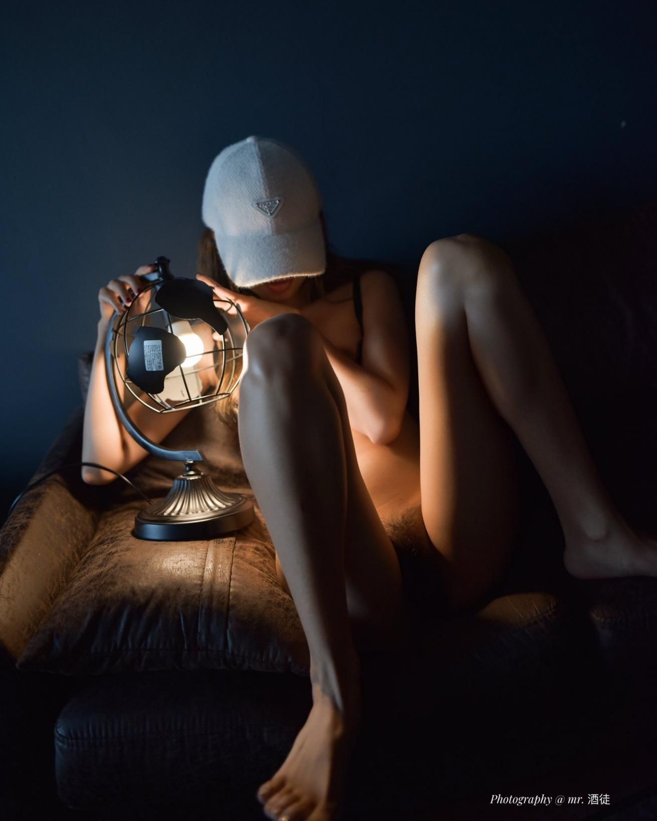 Mr酒徒的魅影灯光下的视觉诗篇 Mr Drunkard's Phantom： A