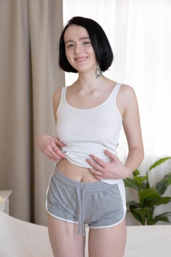 黑发少女坎迪&middot;克鲁 Brunette girl Candy Crew