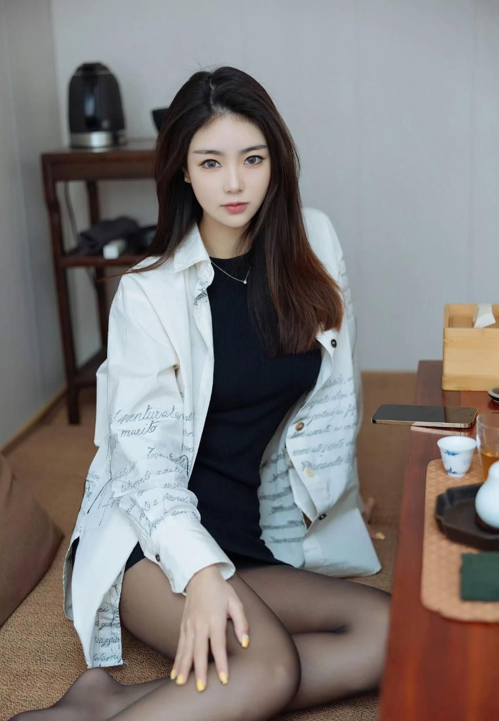 满屏黑丝大长腿漂亮 The screen is full of black s