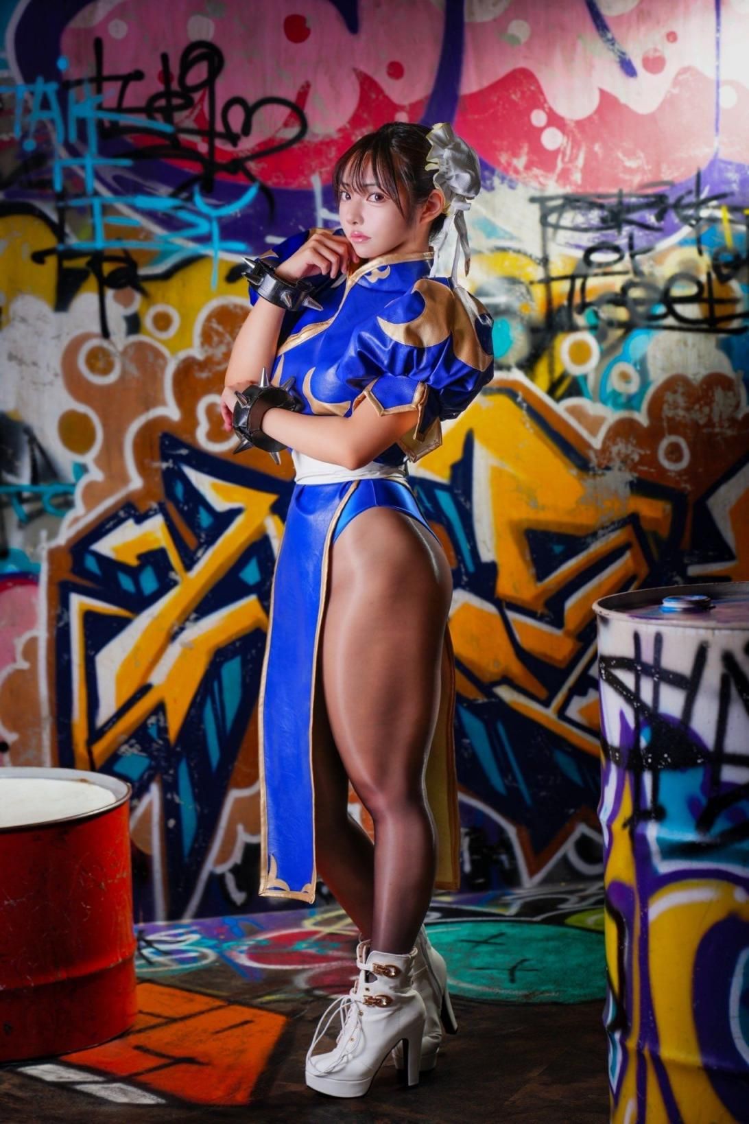 COS美少女 捧摊回  COS beautiful girl brings t