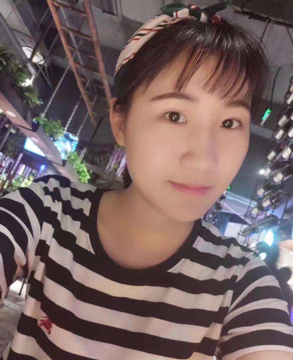 小少妇 little young woman