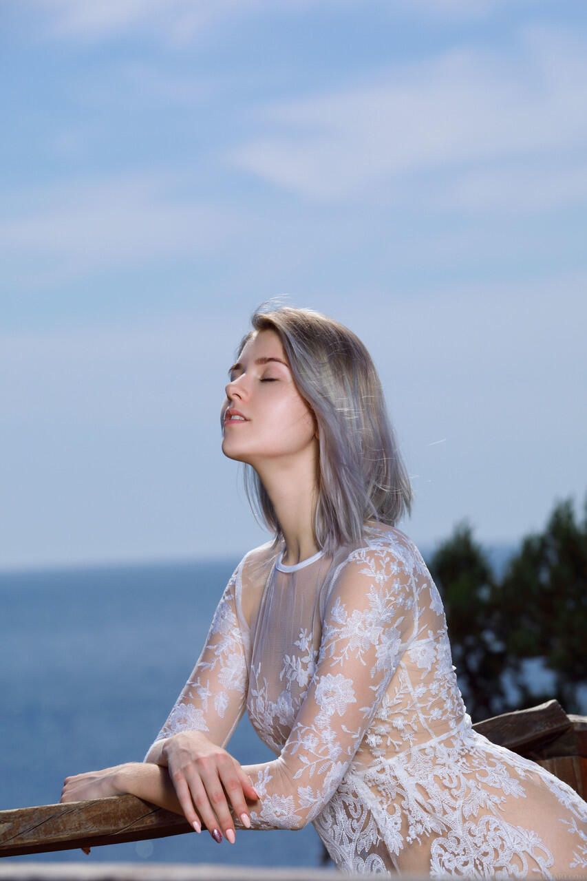 海边轻纱：Libby的秘密午后 Seaside Veil： Libby's Se