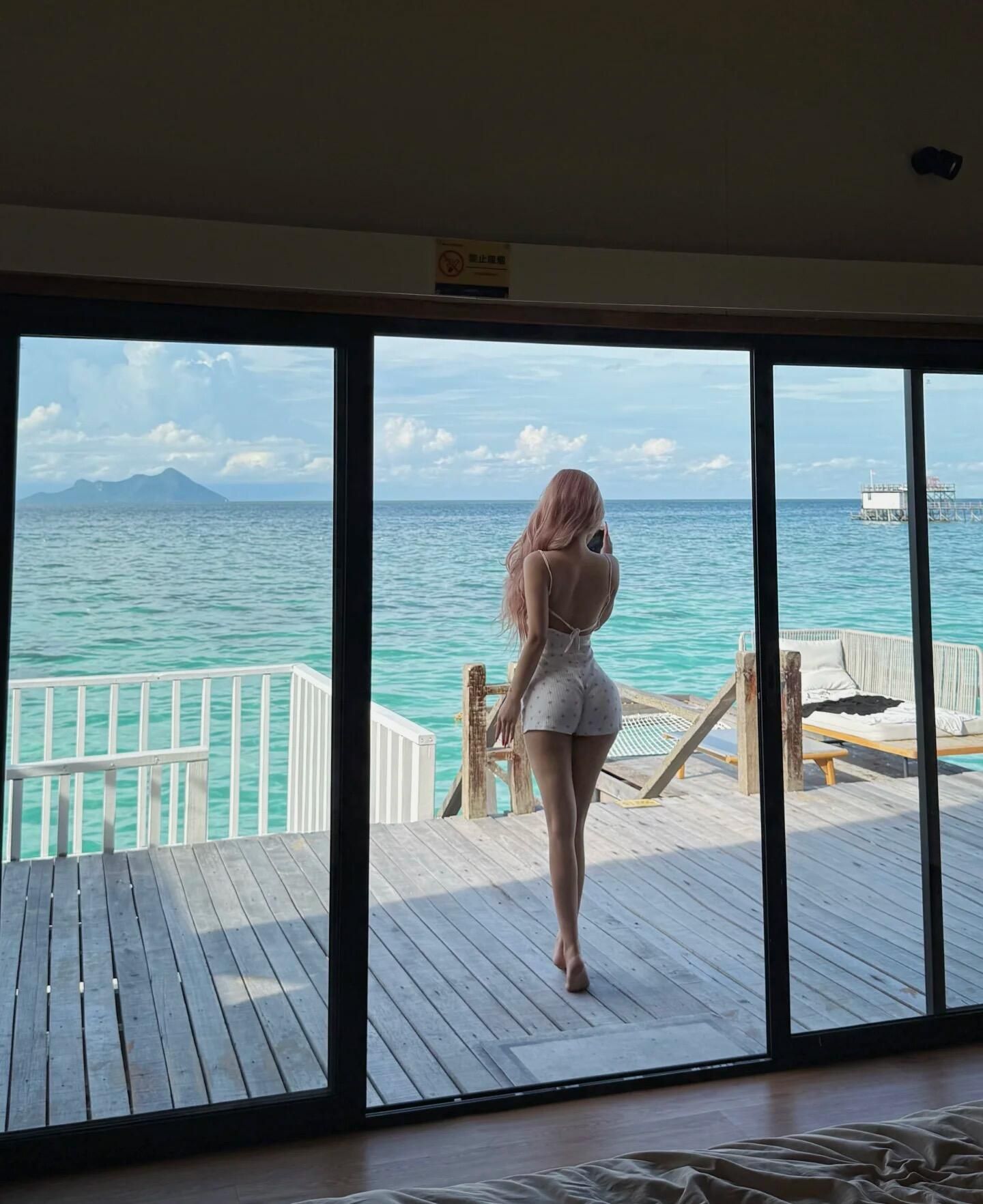 海岛度假，性感尤物，粉发女孩的热辣假期，马尔代夫蜜月之旅，比基尼美女写真