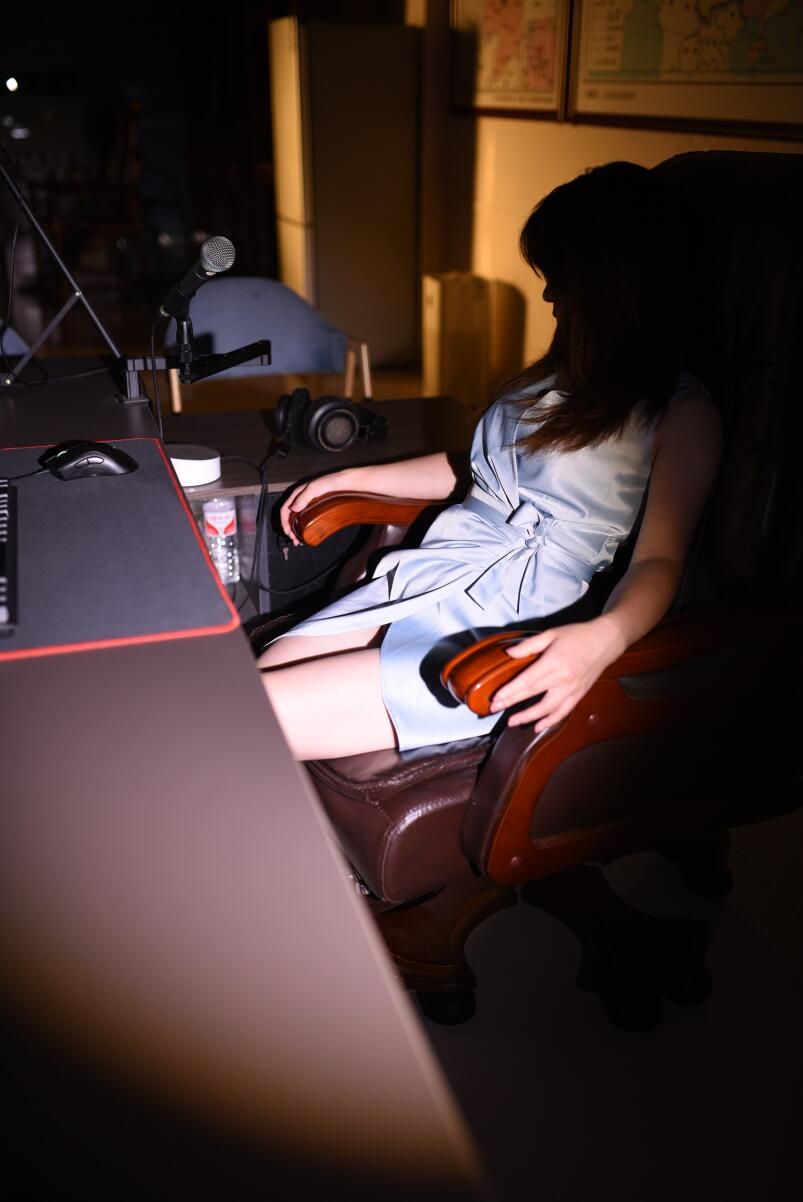 闷骚学生妹来组自拍