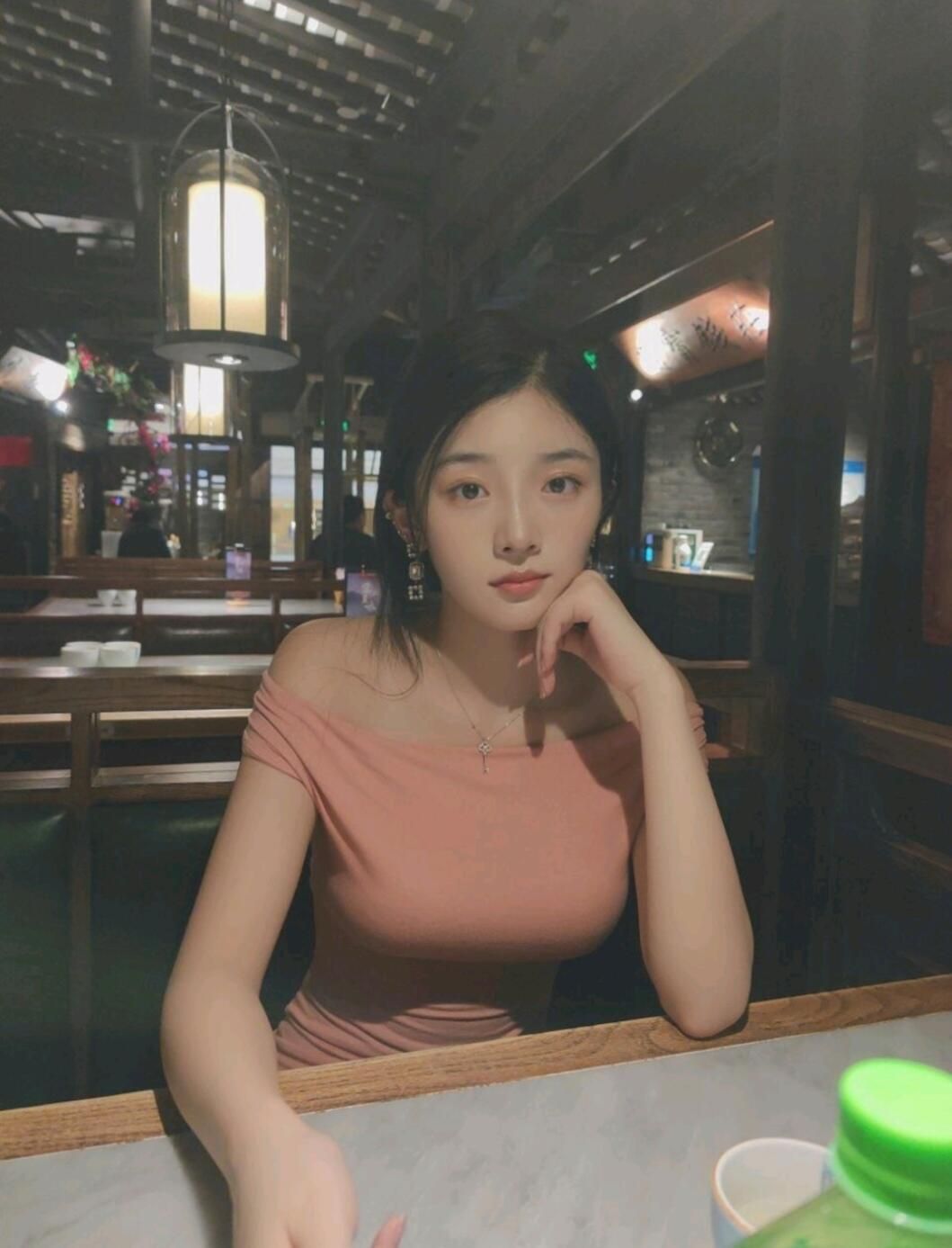 丰乳肥臀美少妇（9） Beautiful young woman with bi