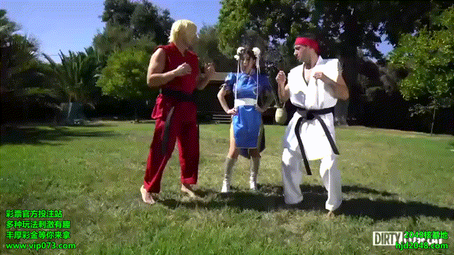 精彩动态图  春丽以一敌二被前后夹击 Wonderful dynamic pic