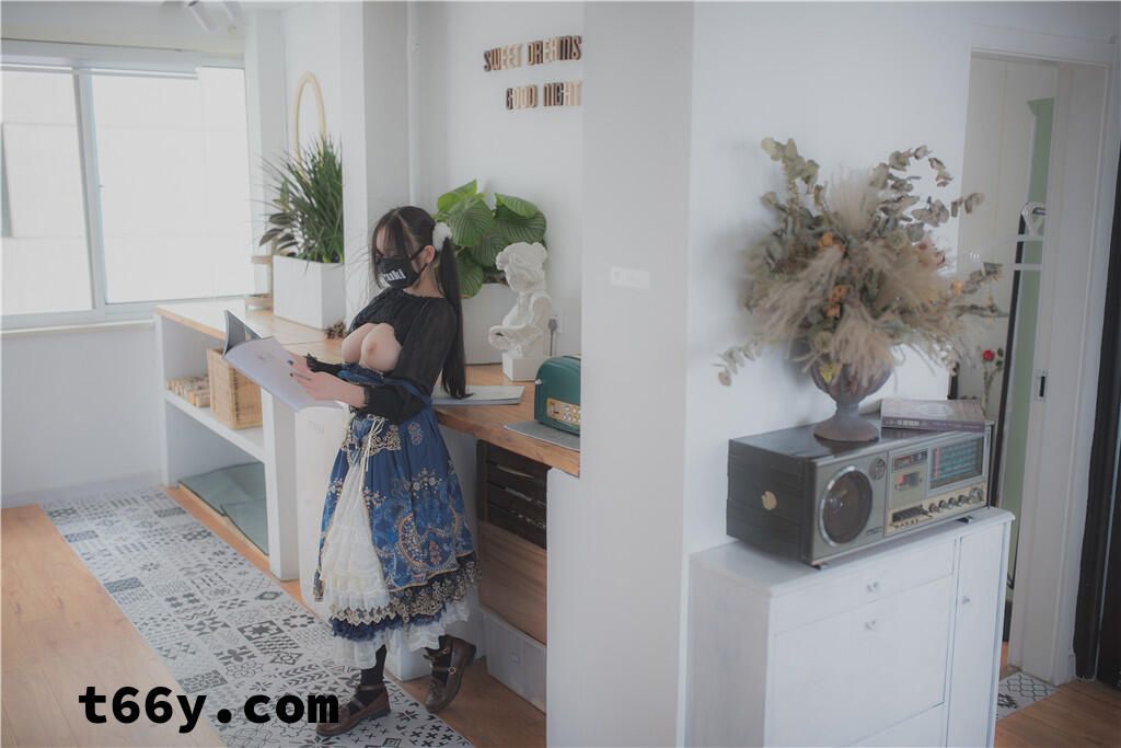 柚木写真&mdash;&mdash;皮肤白皙巨乳妹 Teak photofairskinned bus