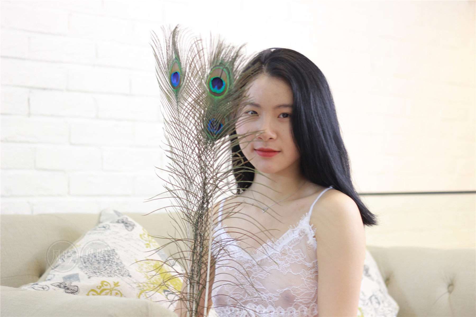 性感靓丽模特熊依依写真集之羽毛轻舞 Sexy and beautiful model Xiong Yiyi Photo's Feather Dance