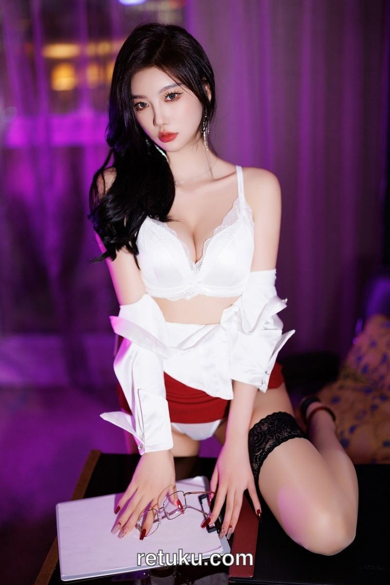 杨晨晨 &ndash; 内购无水印 红色短裙 [110P927MB] Yang Chench