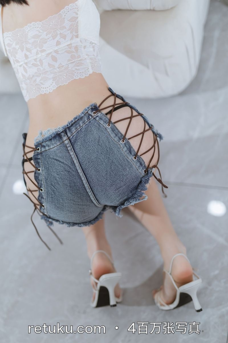 动漫博主@许岚LAN 28  纯欲吊带 Animation Blogger @X