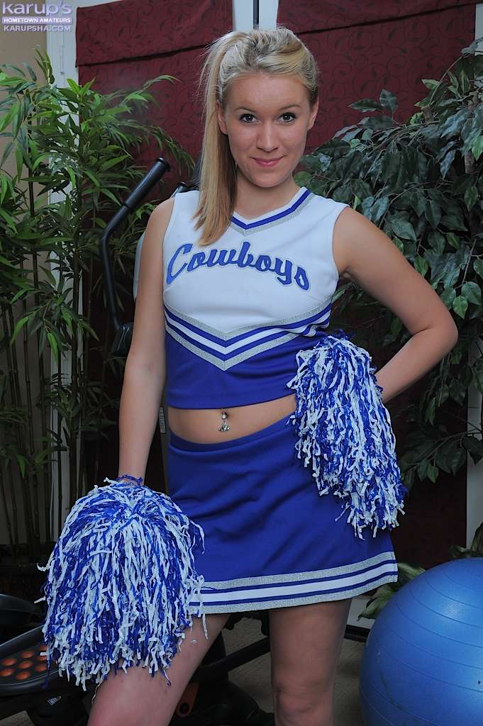 Amateur cheerleader Kristy Ka... Amateur cheerleader Kristy Ka...