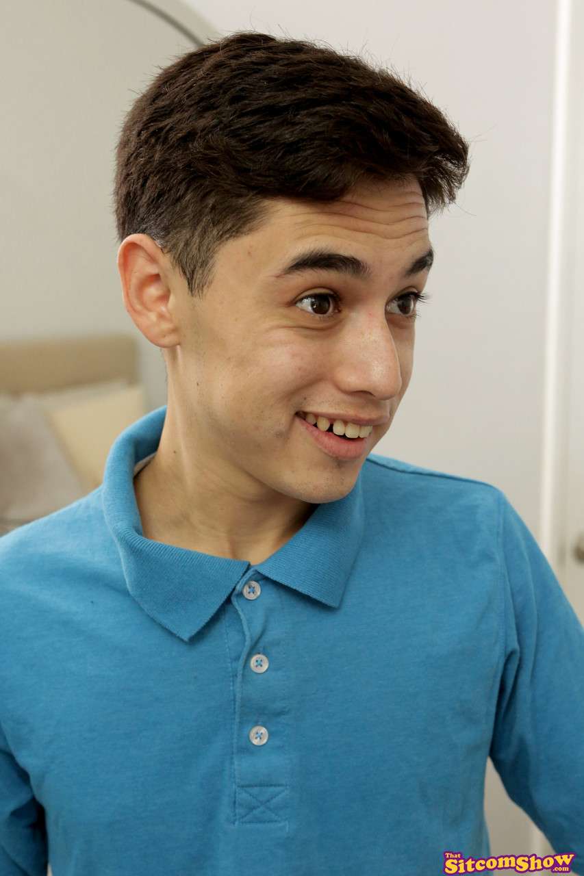 Skinny Kiara Cole gets a puss Skinny Kiara Cole gets a pussy