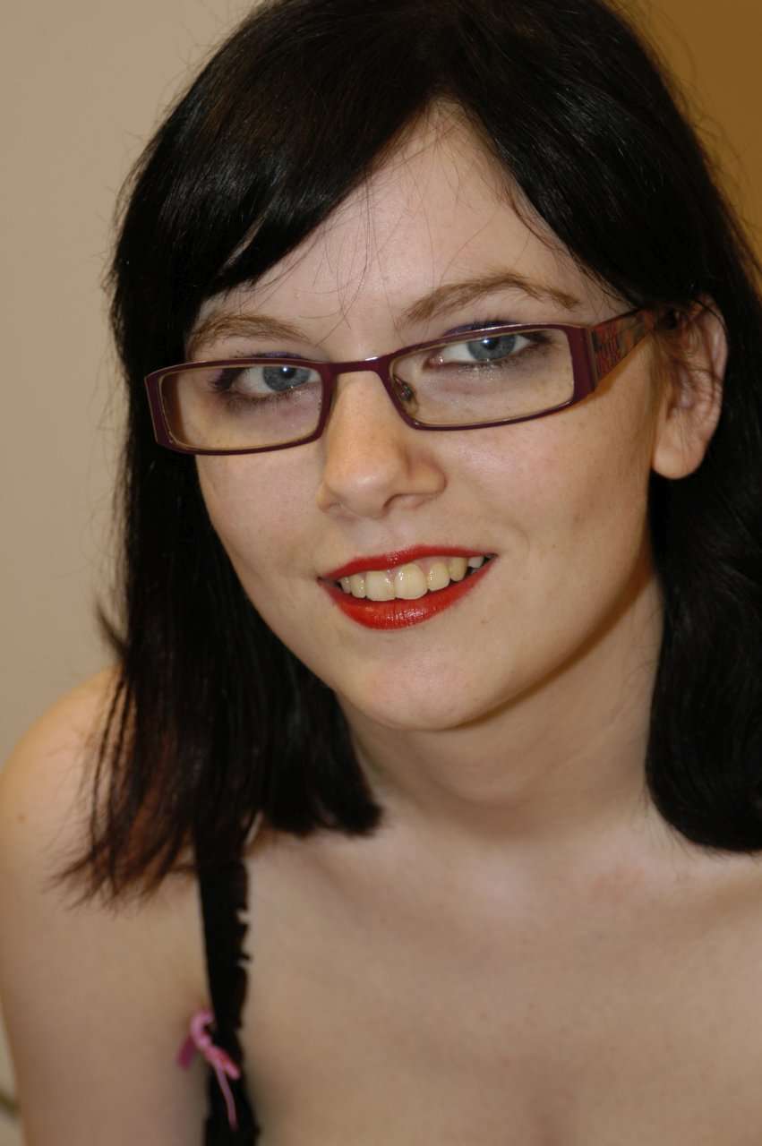 Nerdy amateur with nice boobs Nerdy amateur with nice boobs