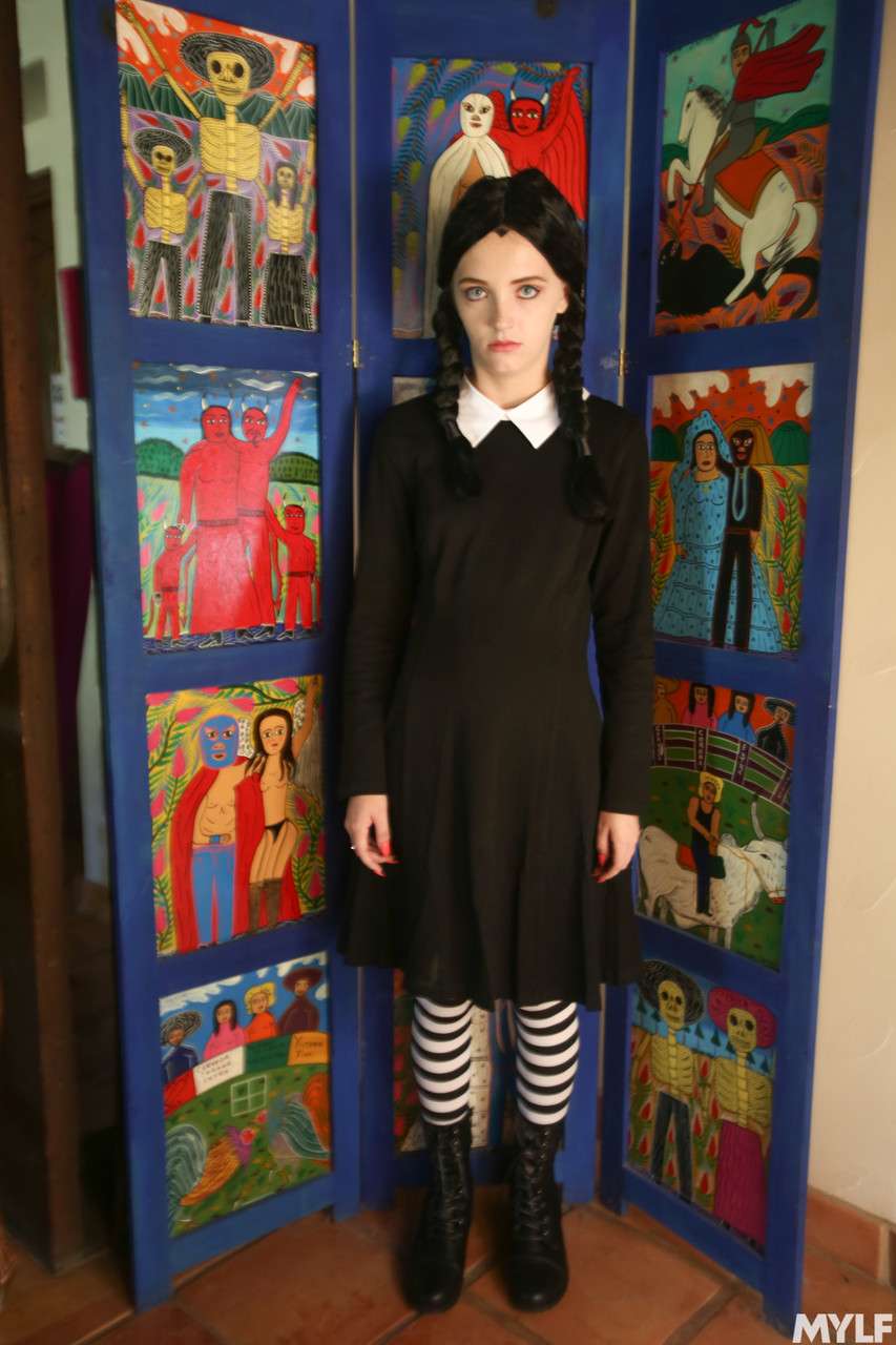 Brunette babe Audrey Noir & h Brunette babe Audrey Noir & h