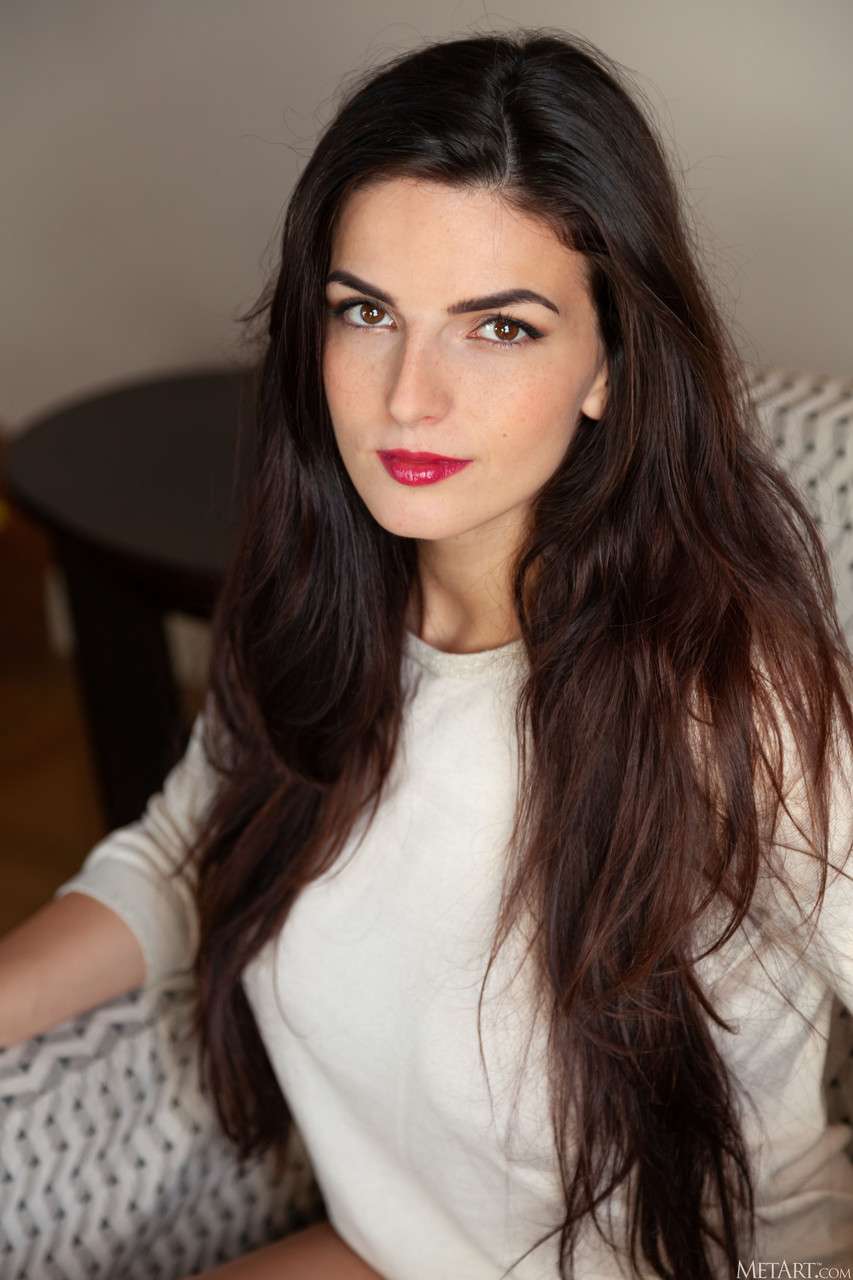 Ravenhaired model Cynthia Hi Ravenhaired model Cynthia Hi