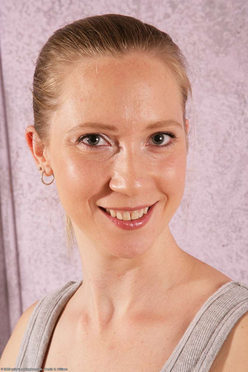 Sweet amateur girl Scarlett s Sweet amateur girl Scarlett s