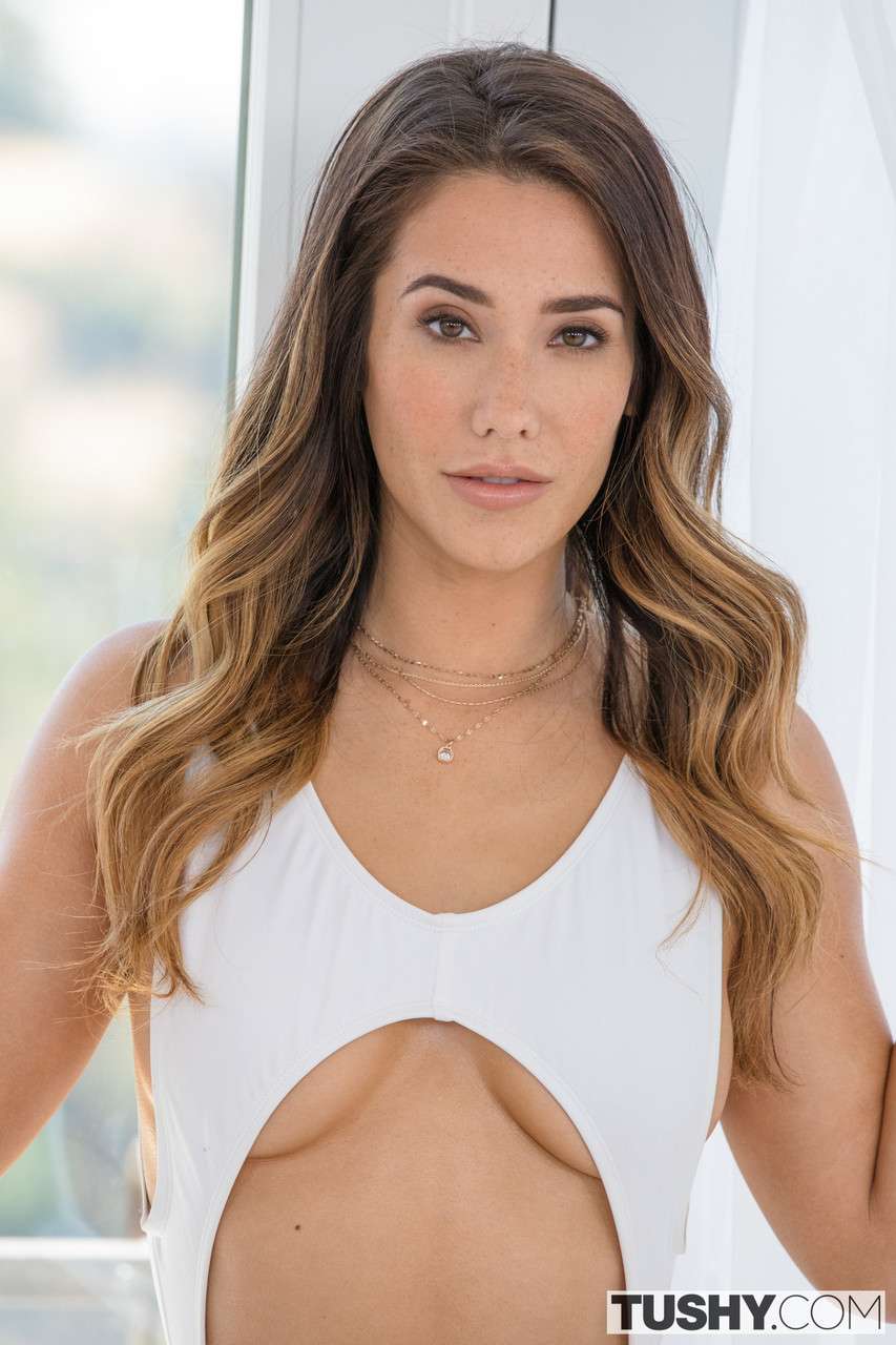 Beautiful brunette Eva Lovia  Beautiful brunette Eva Lovia