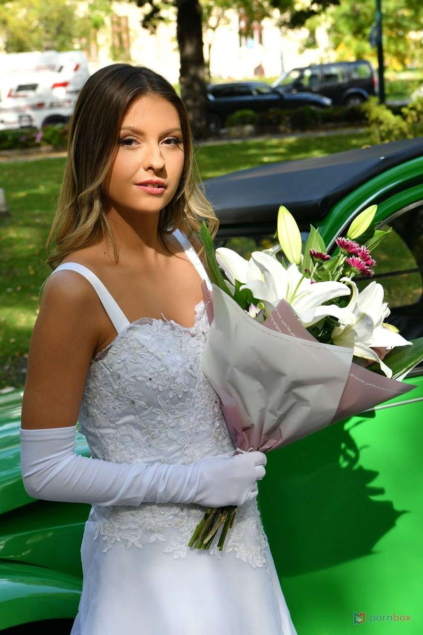 Naughty bride Rebecca Volpett Naughty bride Rebecca Volpett
