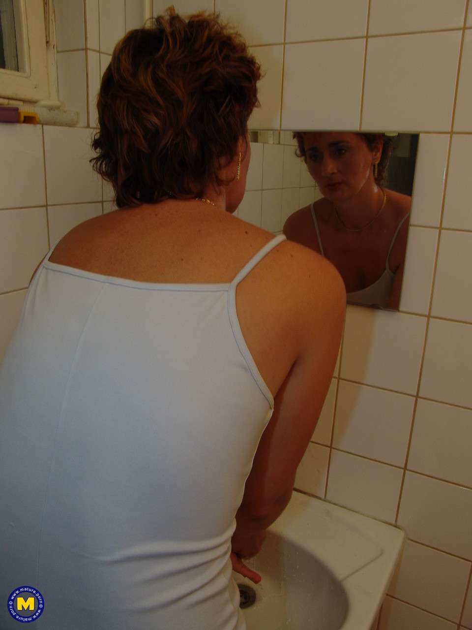 Slutty amateur MILF gets a fa Slutty amateur MILF gets a fa