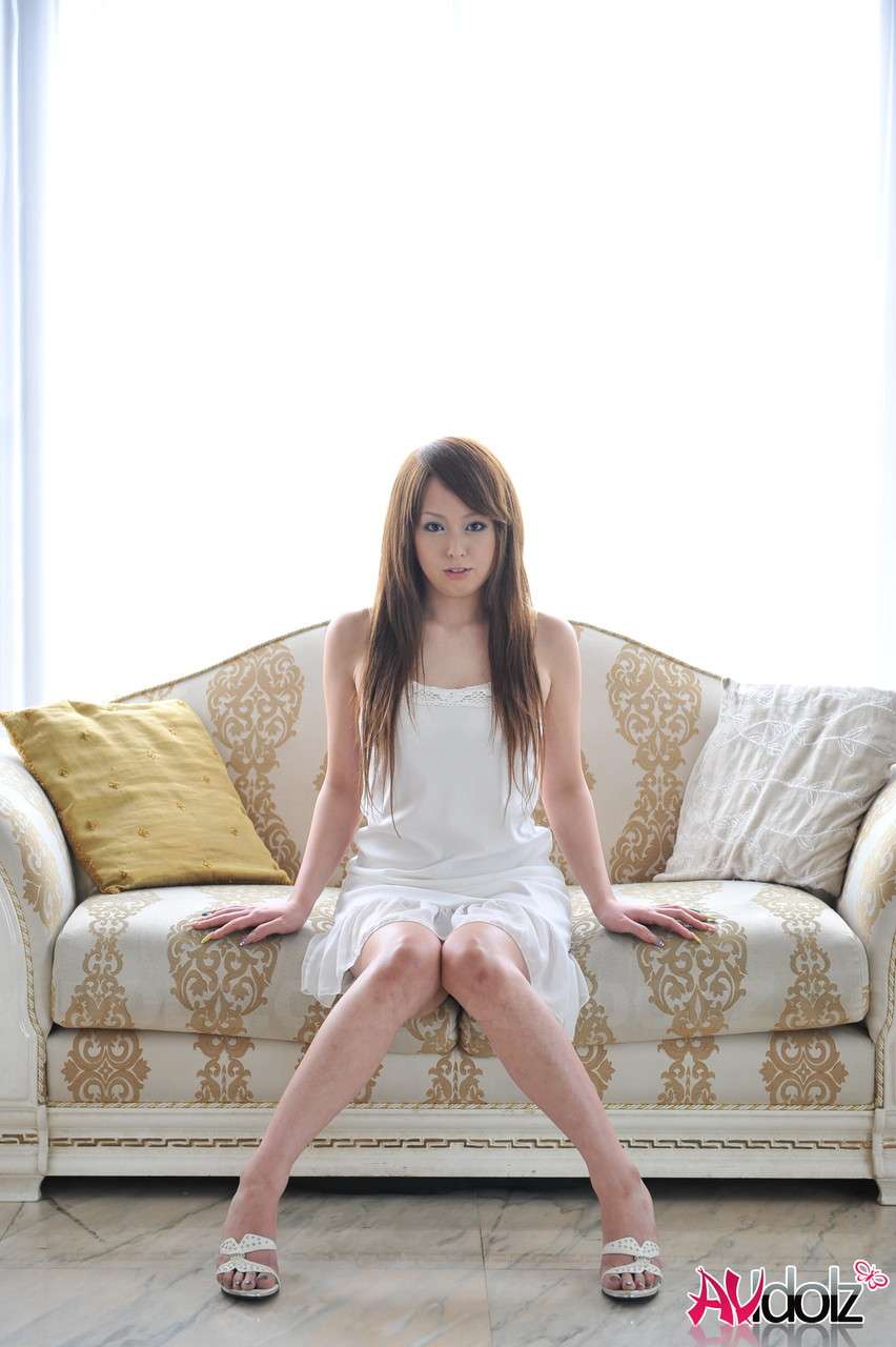 JAV Beautiful Japanese redhead Ichika removes high heeled sandals in white dress JAV Beautiful Japanese redhead Ichika removes high heeled sandals in white dress