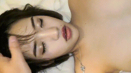 纹身美女 被抠逼 尿道插管 被无套操喷了（动图） | 照片 管理 软件 Tattooed beauty had her pussy fingered, had a urethral tube inserted, and was fucked without a condom and squirted (animated picture)