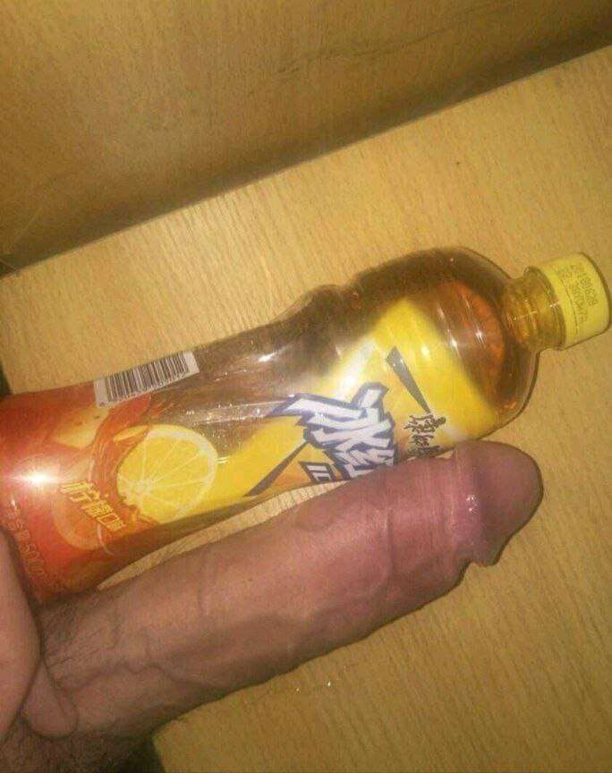 大长屌猛离异少妇，淫水直流 Divorced young woman with big long dick, cum flowing out