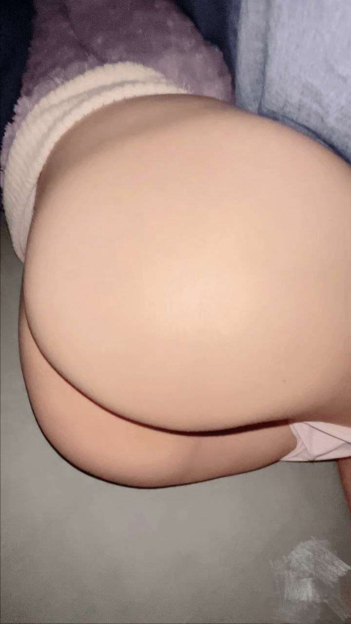 姐弟想拒绝这段乱伦史又无法抗拒 Siblings  Want to reject this incest history but can't resist