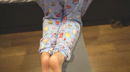 撅着大肥屁屁 被大洋吊无套爆菊花（动图） With her big fat butt stuck out, her anus is fucked without a condom by Dayang (animated picture)