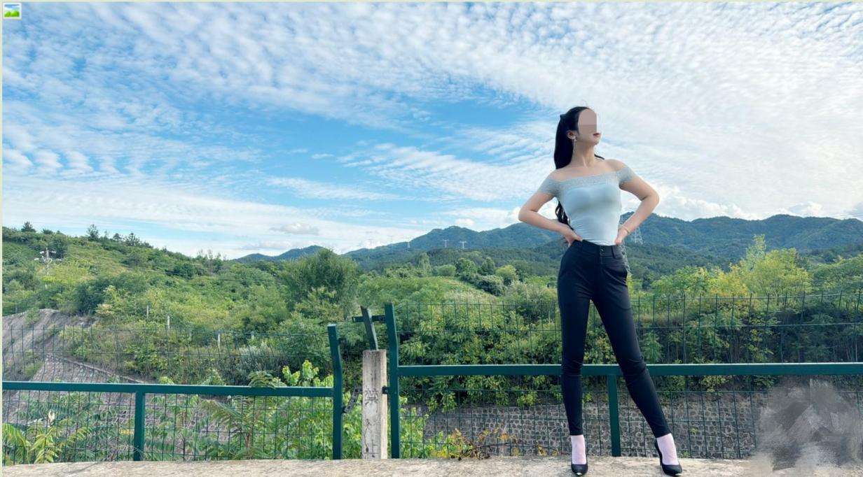 户外调教在铁路旁边肏亲姐姐穴 Outdoor training, fucking my sister&rsquo;s pussy next to the railway