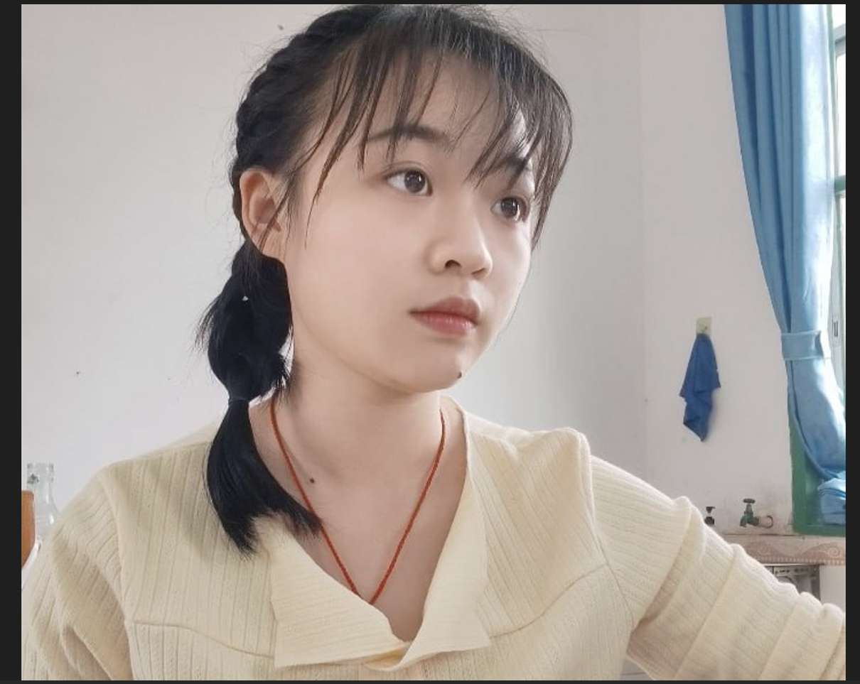 一中美女老师 清纯的她居然如此放荡 A beautiful teacher from No. 1 Middle School. She is so pure and innocent, but she is so slutty.