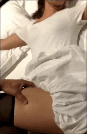 漂亮妹子口技非常棒 多套情趣内衣各种肆意爆操 The pretty girl has great oral skills and can be fucked in all kinds of sexy lingerie