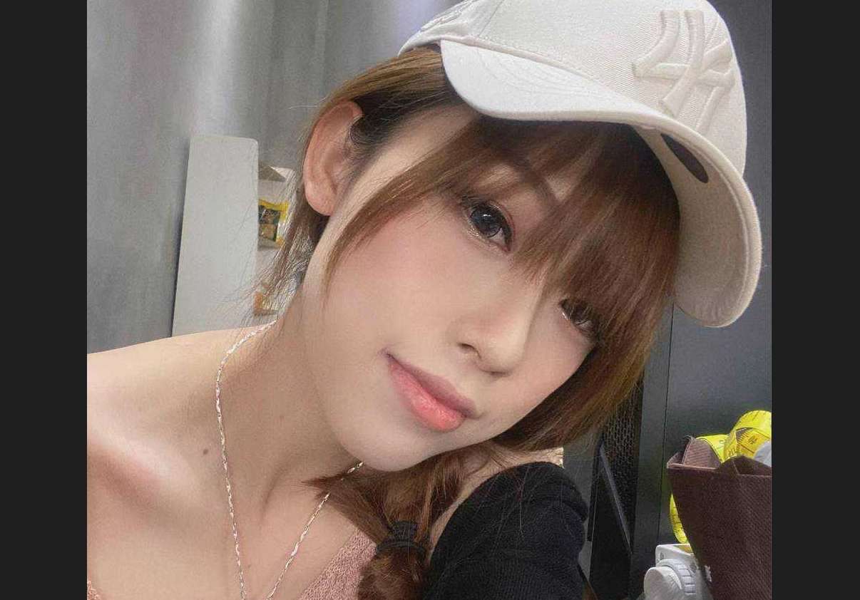 颜值高还参加过马拉松 在床上反差被屌狂操口爆 She was goodlooking and even participated in a marathon. She was fucked and orally banged by a cock in bed.