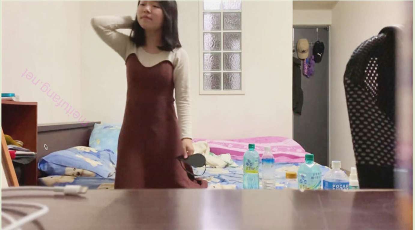 好兄弟跟女友大战的私密影片被我偷出来卖 The private video of a good brother fighting with his girlfriend was stolen and sold by me