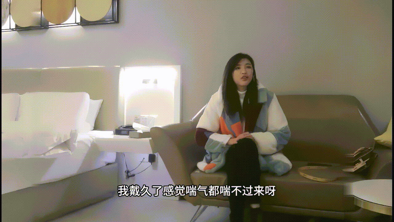 超高颜值，妩媚尤物，从沙发干到床上，艹就完事了别客气 Super goodlooking, charming beauty, from the sofa to the bed, just fuck you, don't be polite