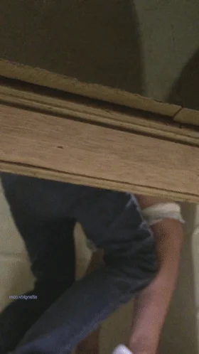 狗男女厕所做爱被旁边蹲位拍下，拉个屎还要受点来自于狗那女的暴击 The dog and the woman have sex in the bathroom and are photographed by a squatting position next to her. She will be hit by the dog and the woman who is stolen.