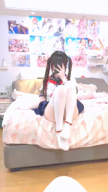 马尾萝莉被爸爸拽着双马尾后入 爸爸想射小狗的嘴巴里还是屁股上 The loli with ponytails was pulled by dad and her ponytails were in her back. Dad wanted to cum in the puppy's mouth and on her butt