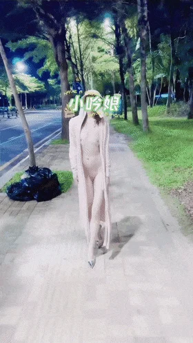 古装写真，被老公朋友调教，景点露出，肤白貌美 Costume photo, trained by my husband and friend, the scenic spots are exposed, and the skin is fair and beautiful