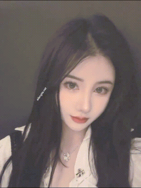 露脸口交 跟主人出去约单男 被单男操到说胡话 Showing face and