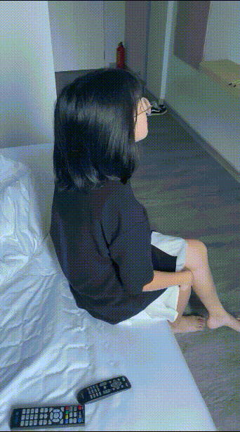 23岁湖南模特，完美露脸，最佳的腰臀比，青涩中夹杂着一丝风情 23yearold