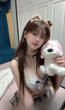 大一萌妹约炮体育生 跪舔足交画面刺激 A cute freshman girl