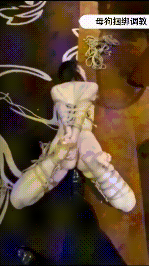 无毛小穴嫩的跟水蜜桃似的 姨妈血内射流出 各种白丝灰丝 The hairless